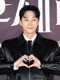 [포토]진영, ‘많이 사랑해 주세요!’