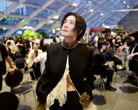 ‘왕자님 룩’ 심은경, 부국제 레드카펫 뜨겁게 달궜다…‘여행과 나날’은 최고 화제작 우뚝!