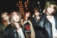 핑크팬서리스도 놀랐다…영국 공연서 ‘CRAZY’ 떼창 르세라핌, 글로벌 영향력 입증