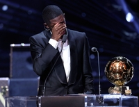 ‘이강인도 SNS 축하’ 뎀벨레 ‘먹튀→발롱도르 수상’ 반전 스토리…“PSG 모두가 이룬 업적” 눈물의 소감까지