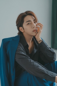 Too Many Color 원식, 日 뮤지컬 ‘ATOM’으로 배우 데뷔…글로벌 행보 예고