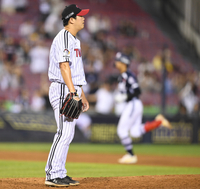 사상 첫 ‘7연속 사사구 불명예’…잡히지 않는 LG ‘불펜 불안’→1위 수성 ‘최대 변수’ [SS포커스]