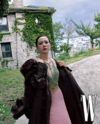 손예진, 이런 파격은 처음...섹시미는 ‘어쩔수가없다’