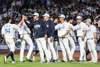 LG-NC전인데, ‘한화팬’이 시선 강탈…역대급 순위싸움이 부른 ‘진풍경’ [SS시선집중]