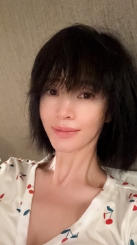 54세 김혜수, 체리 잠옷 입은 반전 러블리 모먼트