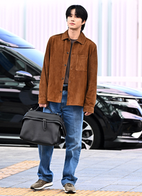 ‘실물 1등 아이돌’ NCT 정우, 가을신사! [포토]