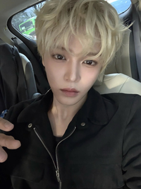 장한음, 금발 파격 변신…‘보이즈2플래닛’ 파이널 참석