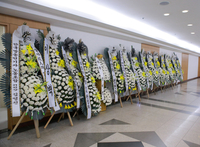 [포토]故 전유성의 빈소에 놓여진 조화들