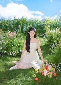 아이브 레이, 꽃에 둘러싸인 여신의 향기