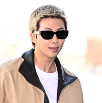 방탄소년단(BTS) 리더 RM(김남준)의 공항패션은? 편안함과 스타일을 동시에 잡은 여행 룩!
