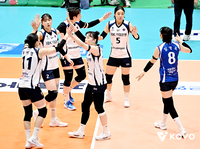 1세트 크게 흔들리다 김하경 투입 후 역전, 기업은행이 결승으로 간다[현장리뷰]