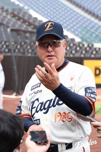 “팬에게 끝까지 보답해야죠” 경문매직? 홈경기 ‘승률 1위’ 한화 만든 ‘호손 효과’는 무엇인가 [SS대전in]