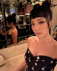 산다라박, ‘40세’동안·볼륨감·큐티까지 3박자 갖춰