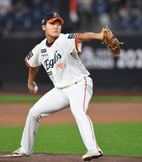 [포토] 정우주 ‘승리를 위하여’