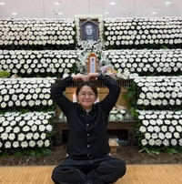 ‘병원 4일이 40년보다 깊었다’…김신영, “나의 어른 편히 쉬세요”