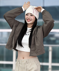 가수 츄(CHUU), 청량한 가을 패션의 정석... 편안함과 스타일을 동시에 잡은 ‘에포틀리스’ 스타일링으로 시선 사로잡아