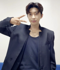 임영웅의 ‘넘사벽 클래스’…유튜브 30억뷰·아이돌차트 235주 1위