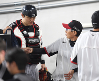 [포토] 염경엽 감독 ‘포구가 그게 아니였지’