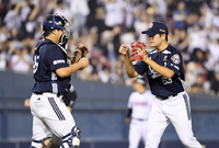 [포토]승리 지켜낸 두산 김택연