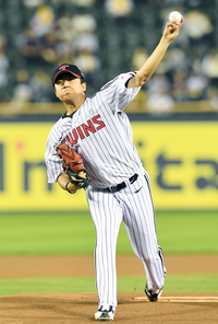 [포토]힘차게 공 뿌리는 LG 송승기