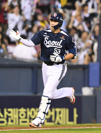 [포토]선제 투런 홈런 두산 양석환