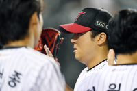 [포토]5이닝 실점으로 규정이닝 채우는 LG 송승기