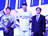 신인 최초 옵션 계약?→‘1R 신재인 3.5억’…NC, 신인 선수 입단 계약 완료