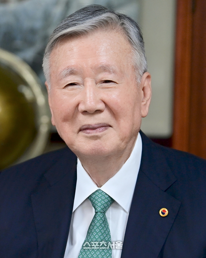 이중근 부영그룹 회장이 영예의 대상을 차지했다. 