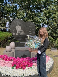 “꽉 찬 사랑 남기고 가”… 故 최진실 딸 최준희, 17주기 앞두고 묘소 찾아 애틋한 인사