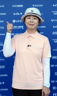 [포토]컴파운드 여자 예선 1위 차지한 오유현