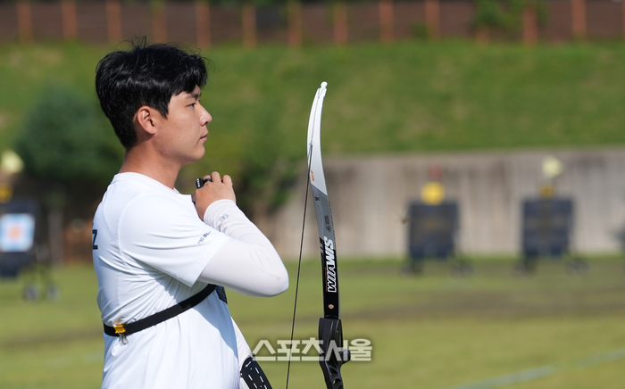 [포토]호흡 가다듬는 이우석