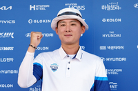 [포토]컴파운드 8강에 진출한 김종호