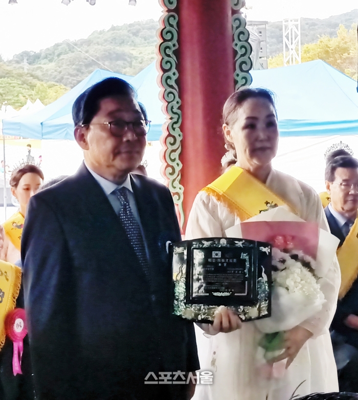 문화예술부문의 장순향 전 한양대 교수.