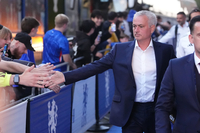 “나는 첼시 역사의 일부, 첼시도 내 역사의 일부” 스태프와 진한 포옹, 스탬퍼드 찾아 첼시 ‘애정’ 드러낸 무리뉴