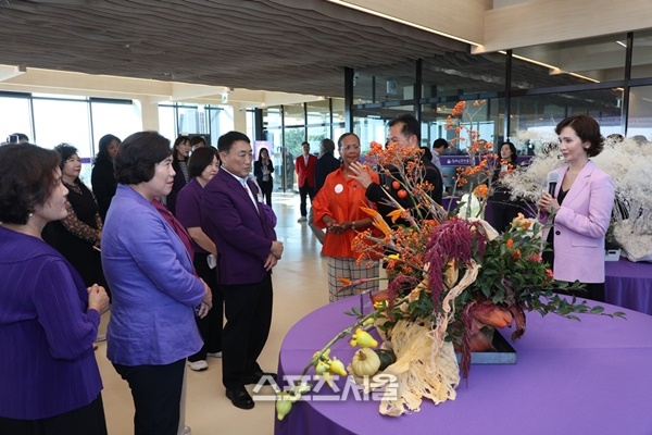 신안군, 주한대사부인회 ‘신안 꽃 예술 전시회’ 개막