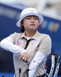 [포토]컴파운드 4강 진출에 성공한 유희연