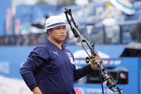 [포토]정몽구배 양궁 컴파운드 4강 안태환, 안 풀리네...