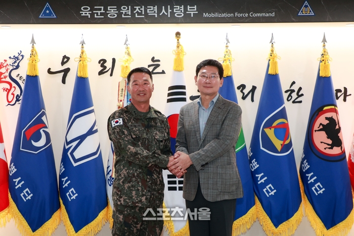 이상일 용인시장, 추석 앞두고 지상작전·동원전력사령부, 제55보병사단 방문 격려