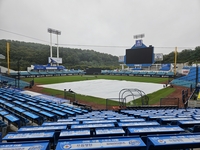 ‘새카만 하늘+흩뿌리는 비’ 삼성-NC 1차전, 우천 취소 or 서스펜디드시 어떻게 되나 [WC1]