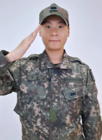 ‘힙통령’ 장문복, 상병 조기 진급…늠름한 군인 자태로 전한 근황