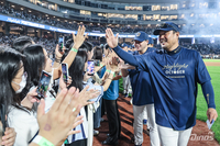 ‘졌잘싸’는 확실하다→NC 호부지는 팬에게 박수 보냈다 “먼 원정까지 와서 응원, 매우 감사해” [WC2]