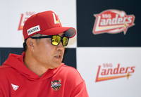 [포토]SSG 이숭용 감독, “최정을 5번 타자로!”