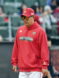 [포토]준PO 1차전 삼성에 내준 SSG 이숭용 감독