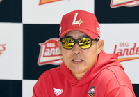 인천서 맞붙은 ‘현대 왕조’ 절친 ‘숭캡’ 이숭용 ‘국민유격수’ 박진만 “가족보다 끈끈했죠!”[준PO1 현장]