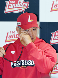 [포토]SSG 이숭용 감독, ‘알러지가 있어서...’