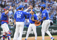 [포토]SSG 꺾고 준PO 1차전 승리한 삼성