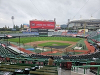 ‘와! 비 안 온다!’ 랜더스필드 그라운드 정비 ‘한창’…대신, 또 ‘비 예보’가 있다 [준PO2]