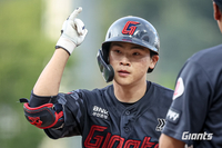 “하늘에 계신 아버지와 약속을…”→‘인간 승리’ 그려낸 롯데 박찬형, 내년엔 더 큰 목표 바라본다 [SS스타]