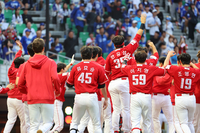 ‘1차전 패배가 예방주사였나’ SSG, 극적인 4-3 승리…이숭용 감독 “홈에서 이기고 싶었다” [준PO2 승장]