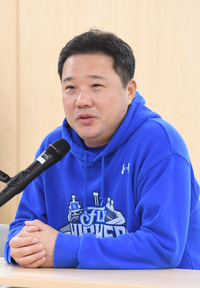 [포토]준PO 3차전 공식 인터뷰 하는 삼성 박진만 감독